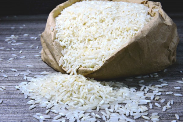 Gạo không rõ nguồn gốc được bày bán tràn lan trên thị trường