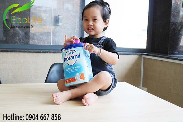 So sánh sữa mẹ và sữa Aptamil Anh số 3 dành cho trẻ 1-2 tuổi