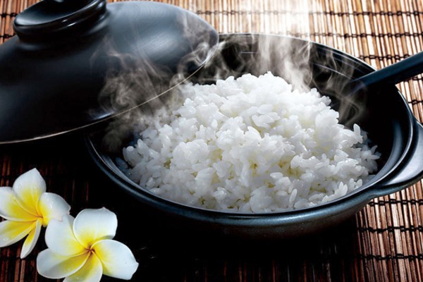 Gạo ST25 cho ra cơm dẻo,ngọt tự nhiên và có mùi thơm lá dứa đặc trưng