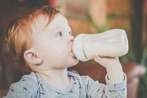 Sữa Aptamil của nước nào tốt và rẻ ?
